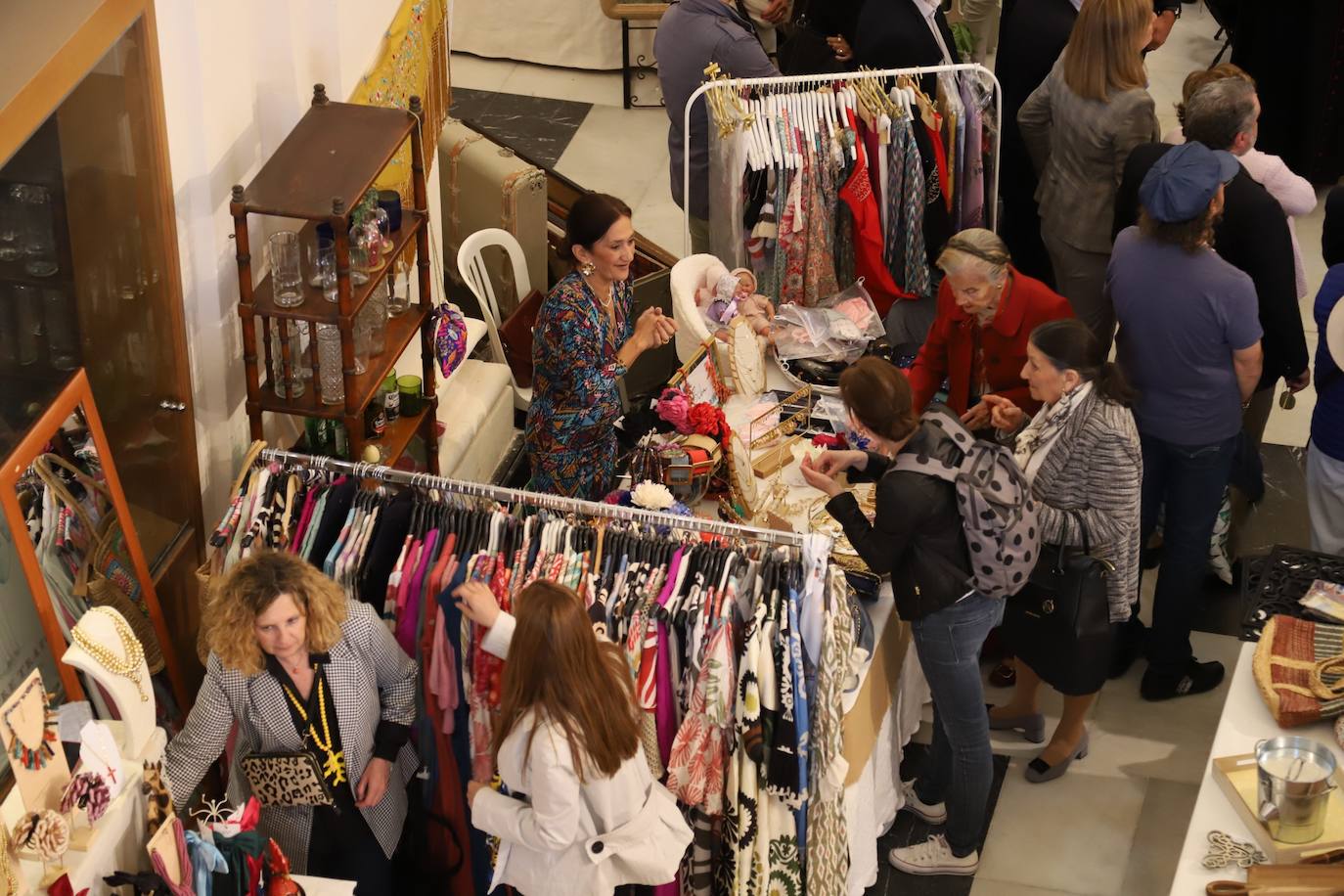 Las imágenes de la inauguración del Baratillo de Adevida en Córdoba