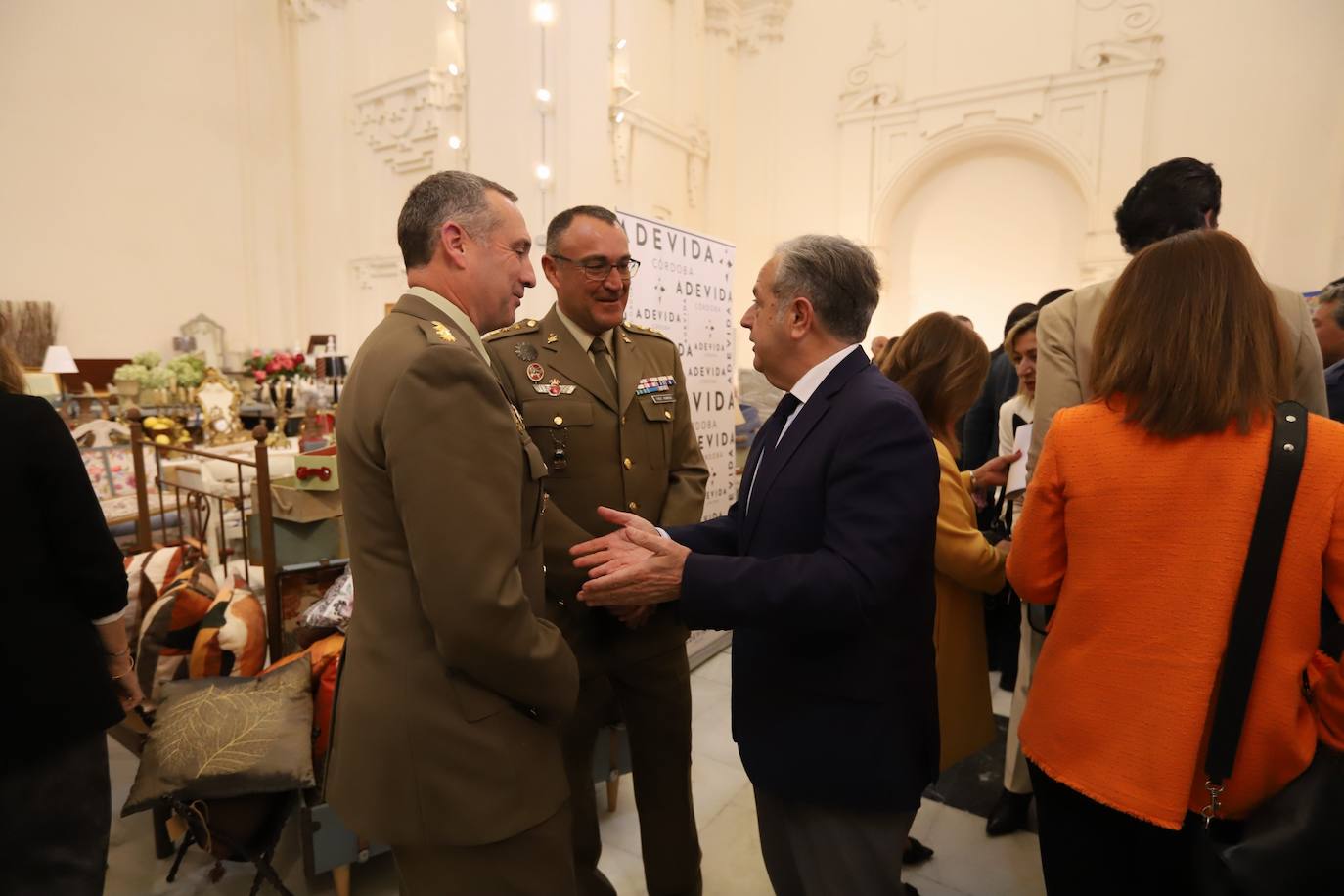 Las imágenes de la inauguración del Baratillo de Adevida en Córdoba