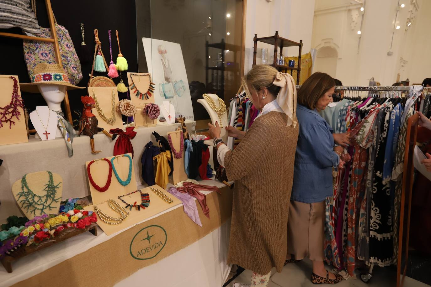 Las imágenes de la inauguración del Baratillo de Adevida en Córdoba