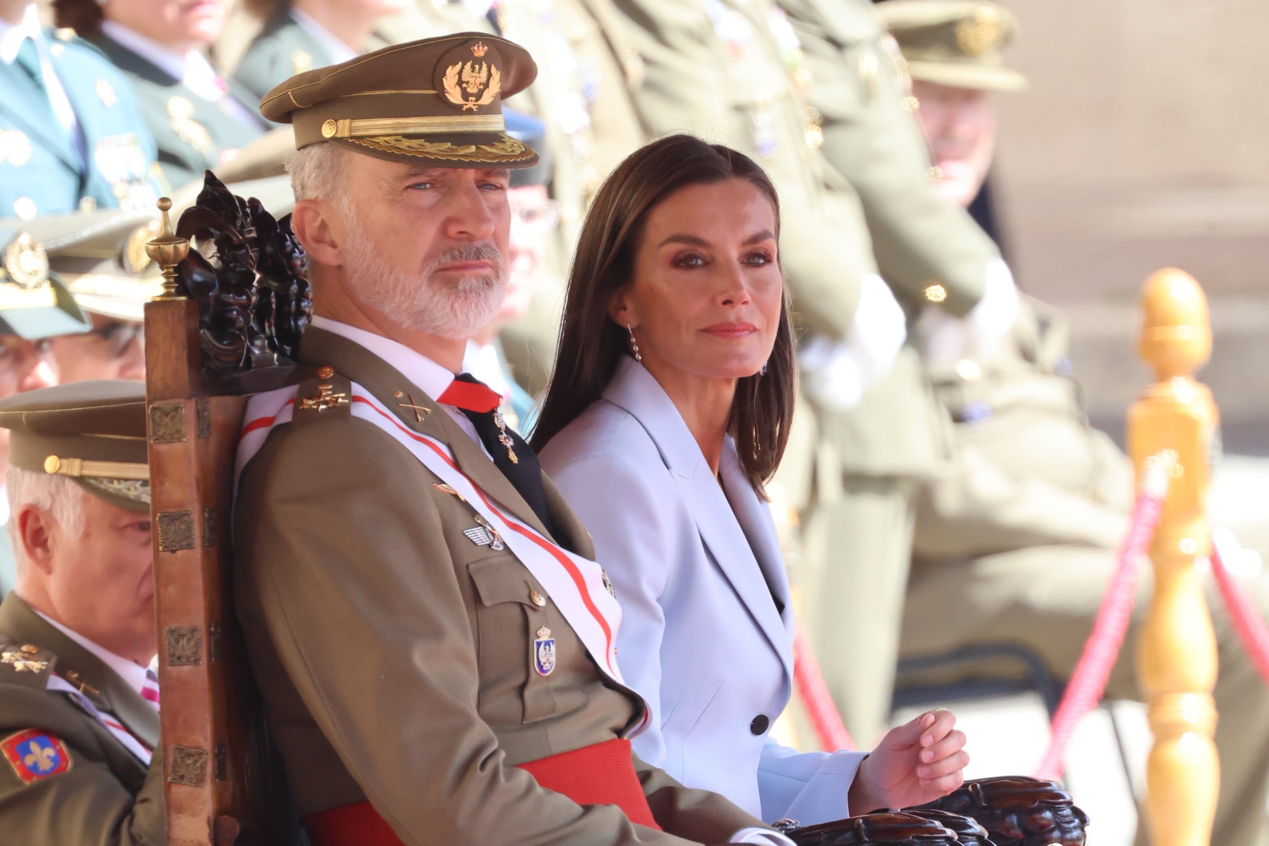 Sus Majestades Felipe VI y Letizia en el 40 aniversario de la jura de Bandera del Rey Felipe VI