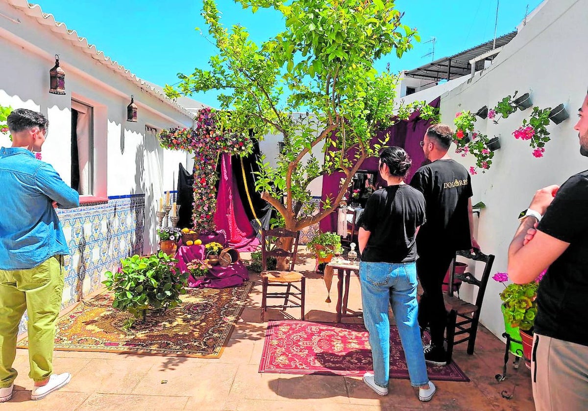 Cruz de Mayo en el patio de una vivienda de Aguilar de la Frontera