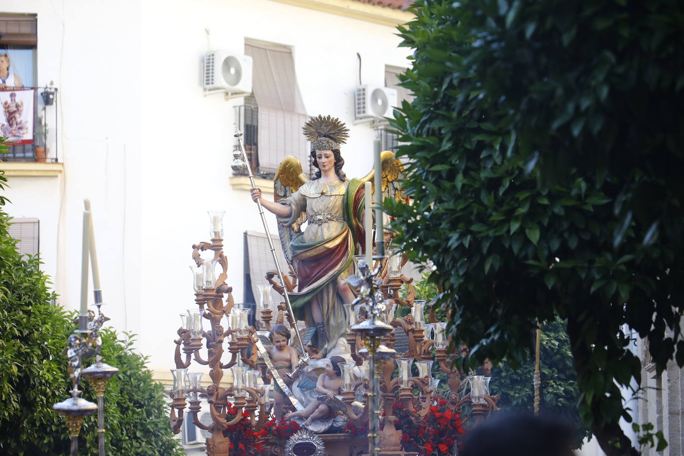Fotos: La elegante procesión del Arcángel San Rafael en Córdoba