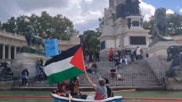 Acción hace unos días propalestina en el estanque del Retiro