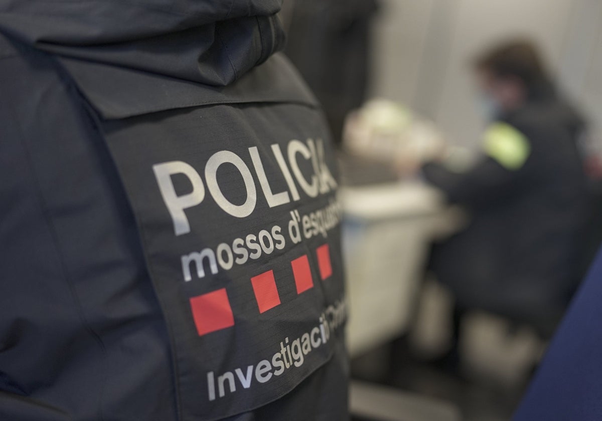 Dos agentes de la Policía catalana