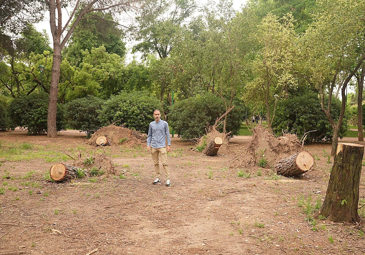 Ángel Ortiz, concejal del PSOE, en una zona sin árboles