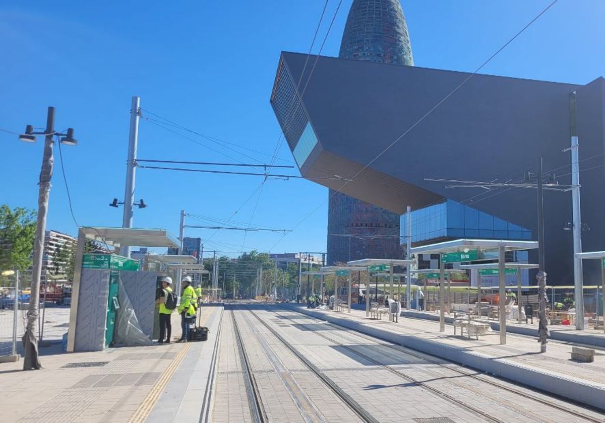 Dos estaciones del tranvía de Barcelona desaparecen hoy por el estreno de una nueva parada: líneas afectadas