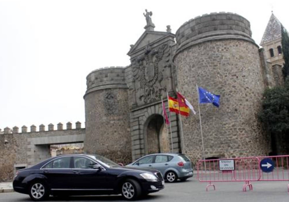 Velázquez anuncia un 'gran aparcamiento' en el Casco Histórico para residentes