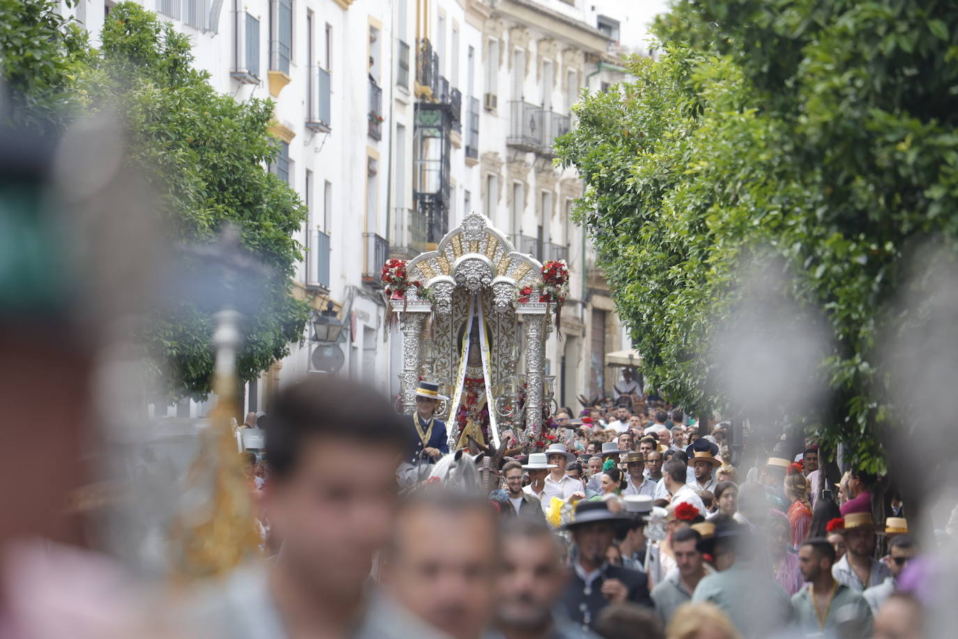 Fotos: La emocionante salida de la hermandad del Rocío de Córdoba