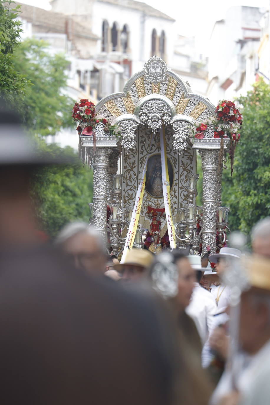 Fotos: La emocionante salida de la hermandad del Rocío de Córdoba