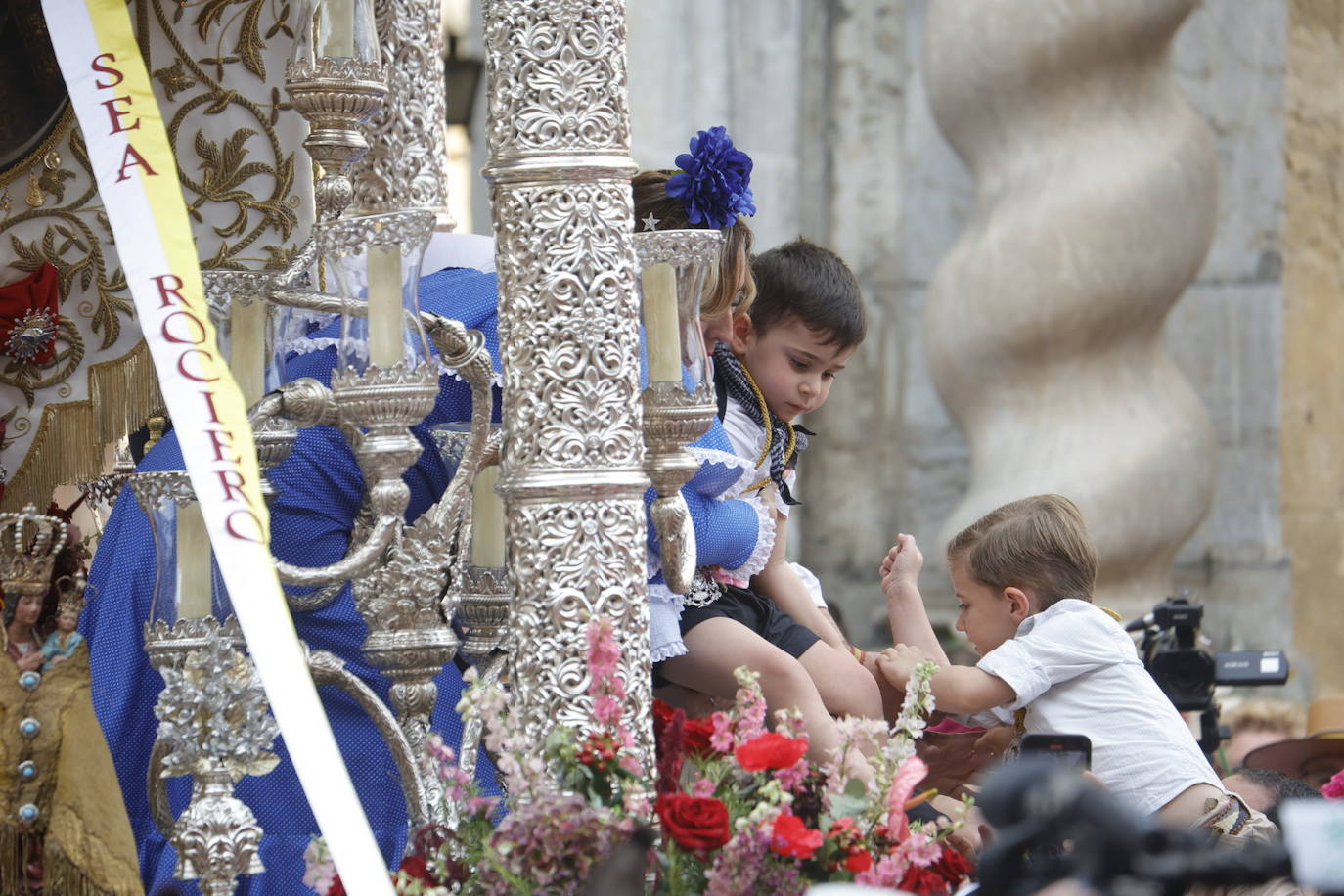 Fotos: La emocionante salida de la hermandad del Rocío de Córdoba