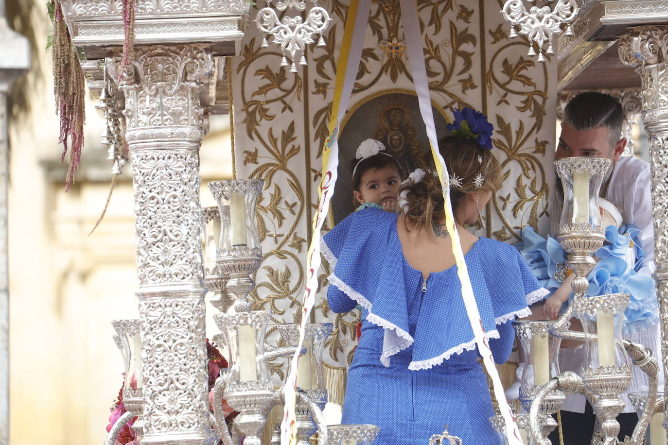 Fotos: La emocionante salida de la hermandad del Rocío de Córdoba