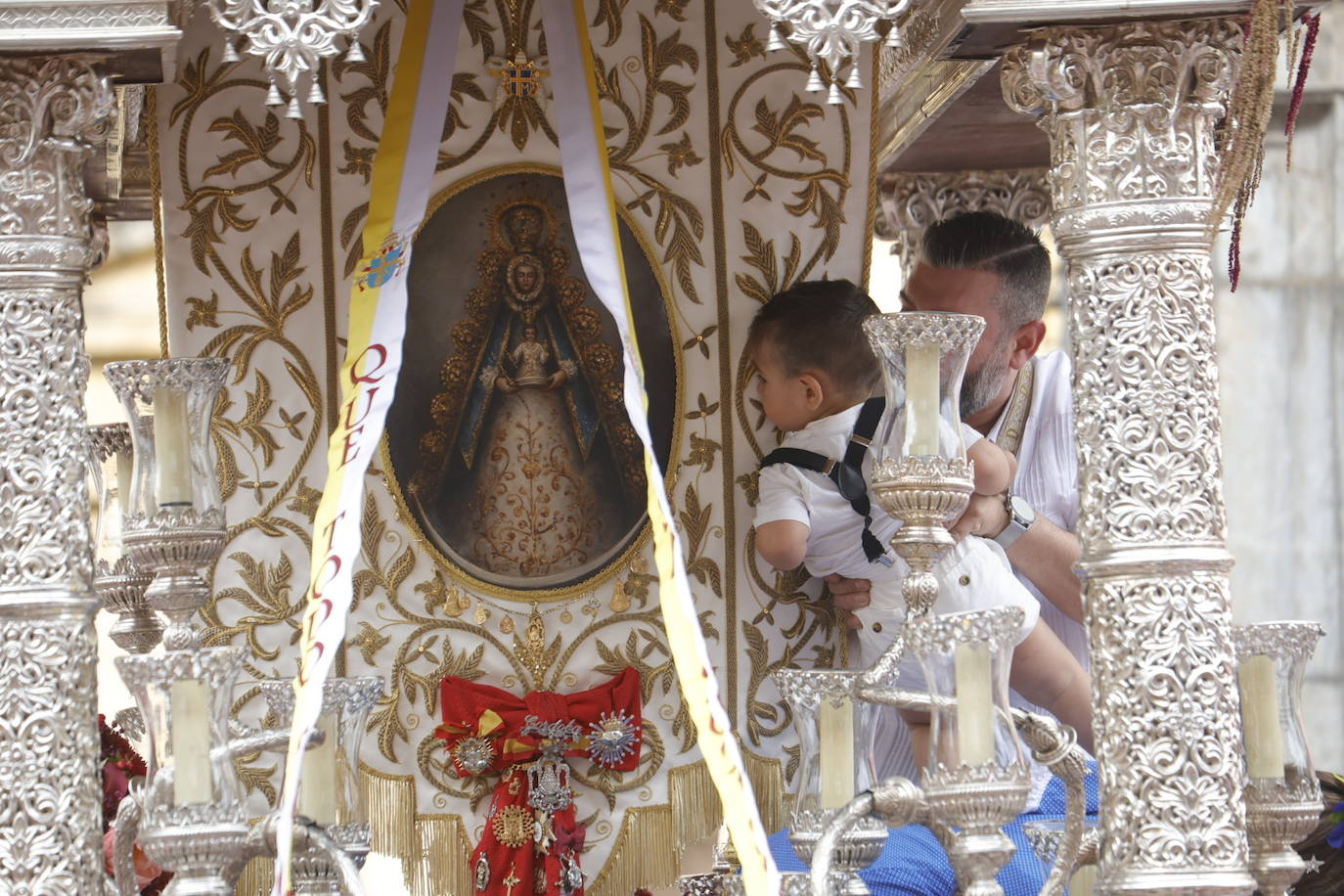Fotos: La emocionante salida de la hermandad del Rocío de Córdoba