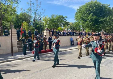 Desfile de miembros del Instituto Armado en la localidad de la Campiña