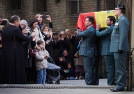 Los guardias civiles supervivientes de Barbate dicen que sufrieron tres embestidas y apuntan a la narcolancha más grande