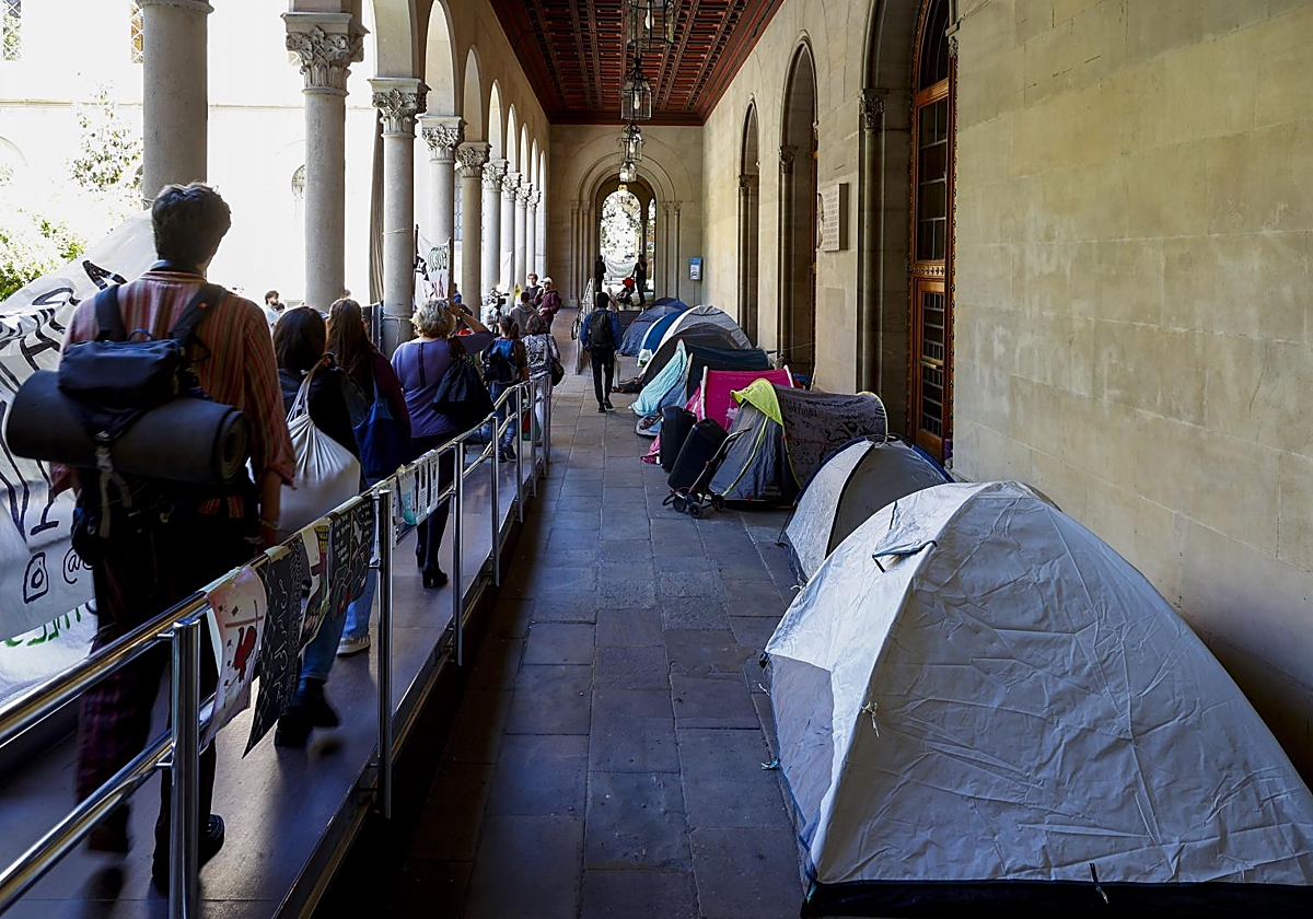 Aspecto del interior del edificio histórico de la UB, el miércoles