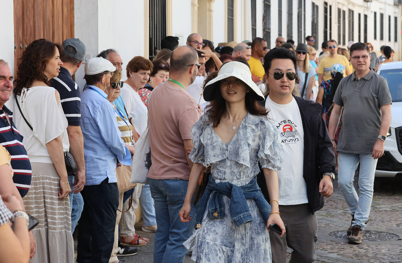 Las imponentes colas del último sábado de los Patios de Córdoba, en imágnes