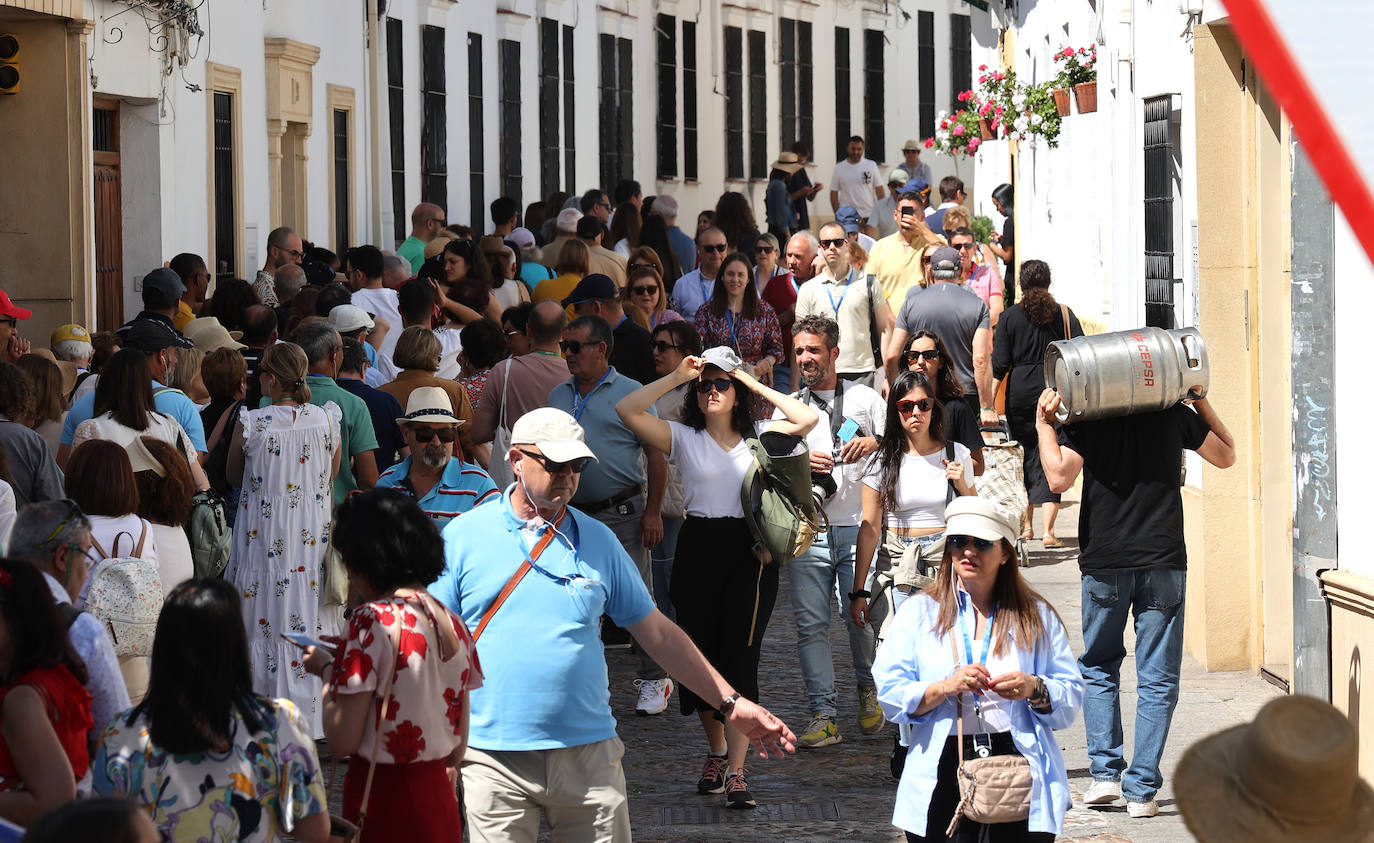 Las imponentes colas del último sábado de los Patios de Córdoba, en imágnes