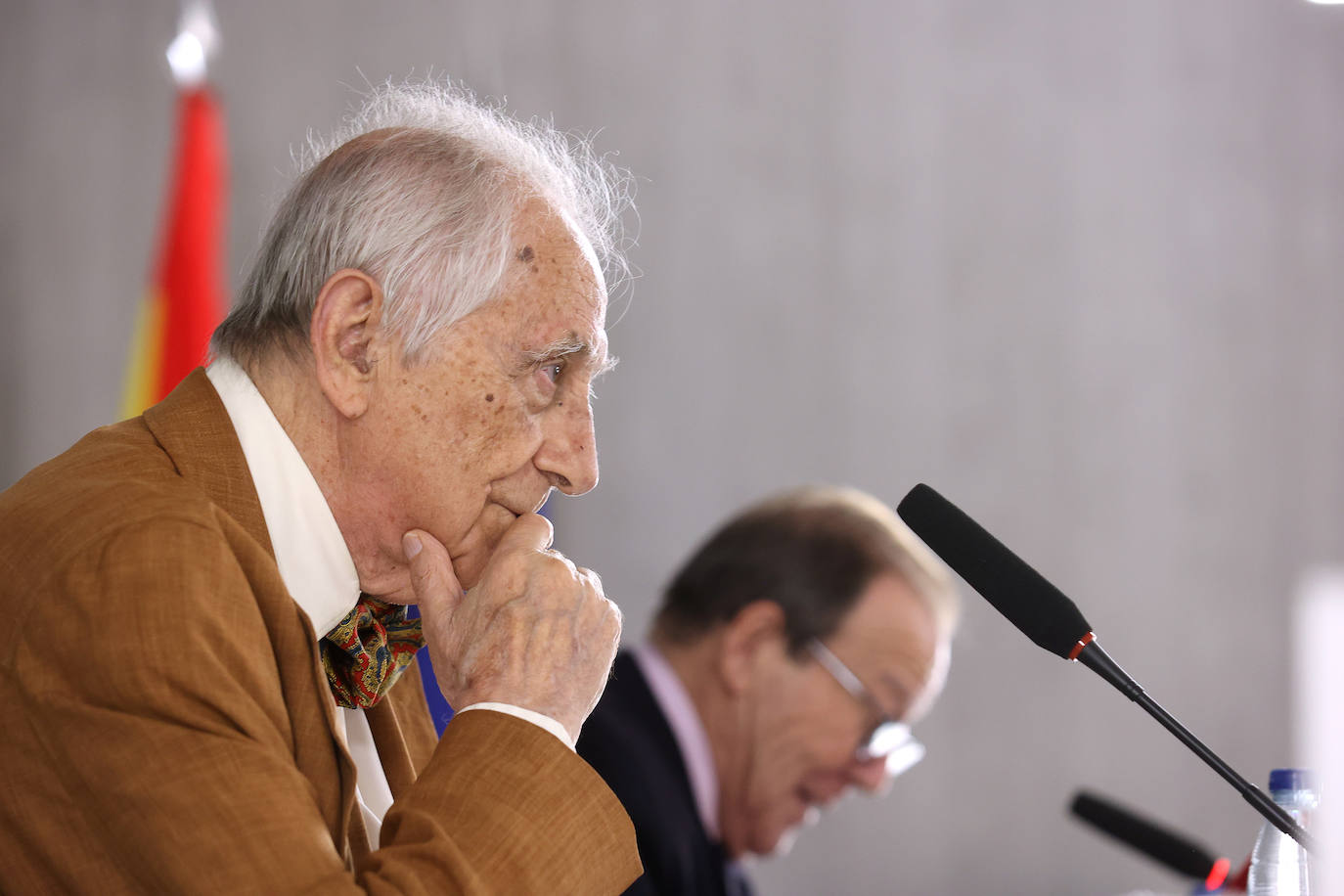 Fotos: la charla de Inocencio Arias en el Centro Cultural José Luis García Palacios