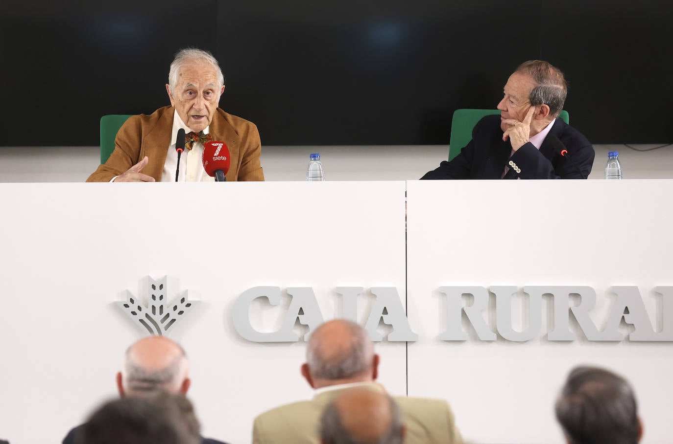 Fotos: la charla de Inocencio Arias en el Centro Cultural José Luis García Palacios