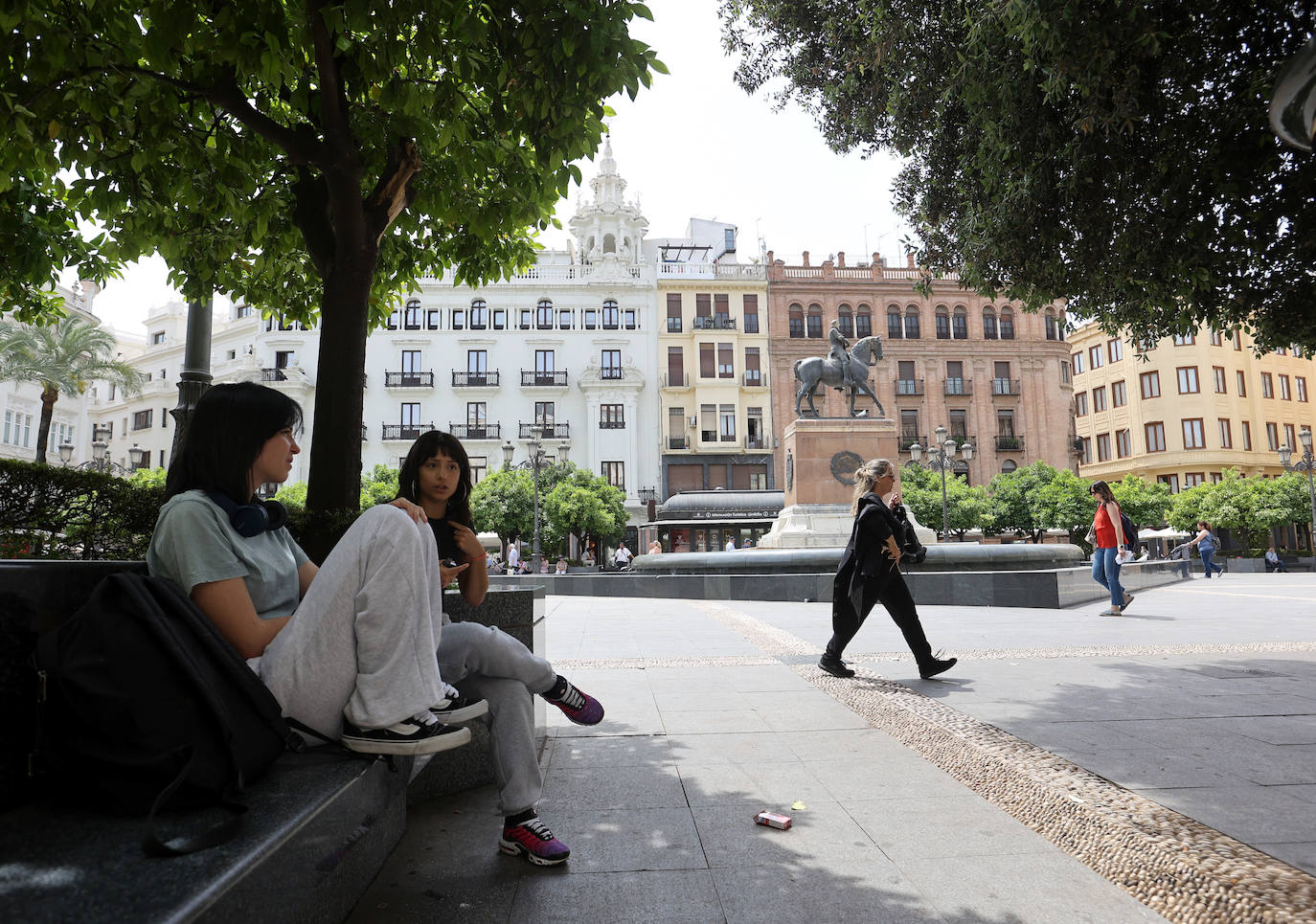 Fotos: la nueva plaza de Las Tendillas, al detalle tras cumplir 25 años