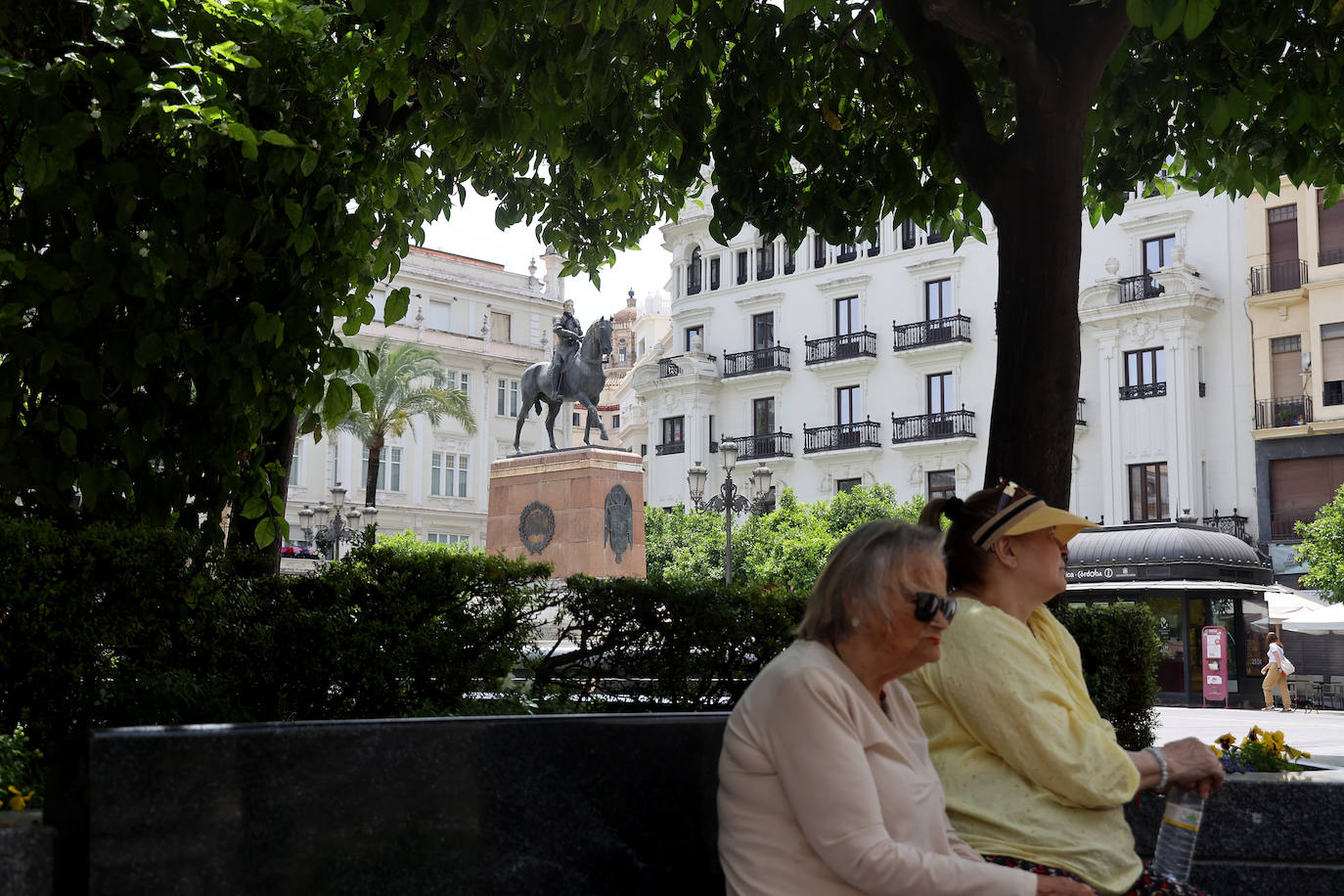 Fotos: la nueva plaza de Las Tendillas, al detalle tras cumplir 25 años
