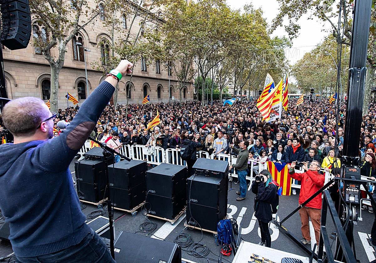 En vídeo: La AN cita a la secretaria general de ERC y la 'mano derecha' de Puigdemont por 'Tsunami'