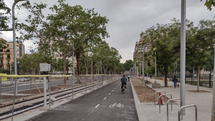 Barcelona completa el carril bici de la Avenida Diagonal