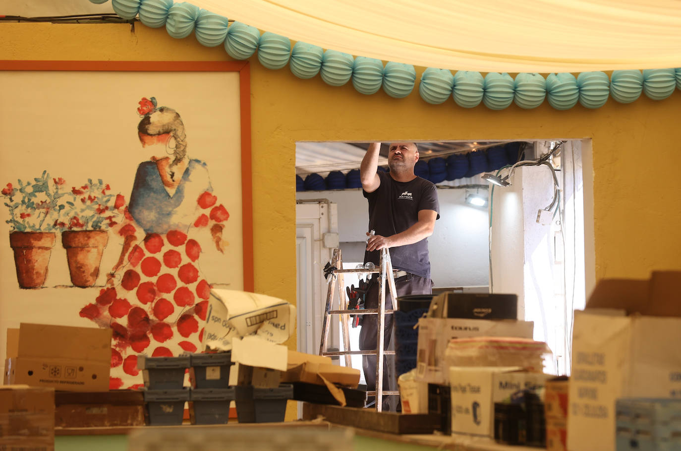 Fotos: el montaje de la Feria de Córdoba llega a los últimos toques