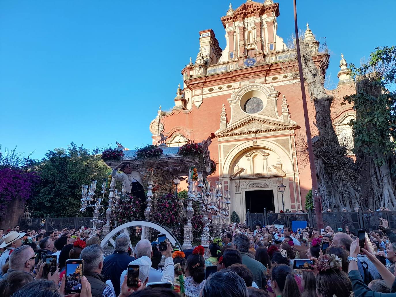 La Hermandad del Rocío de Triana inicia hoy miércoles su peregrinación a la aldea
