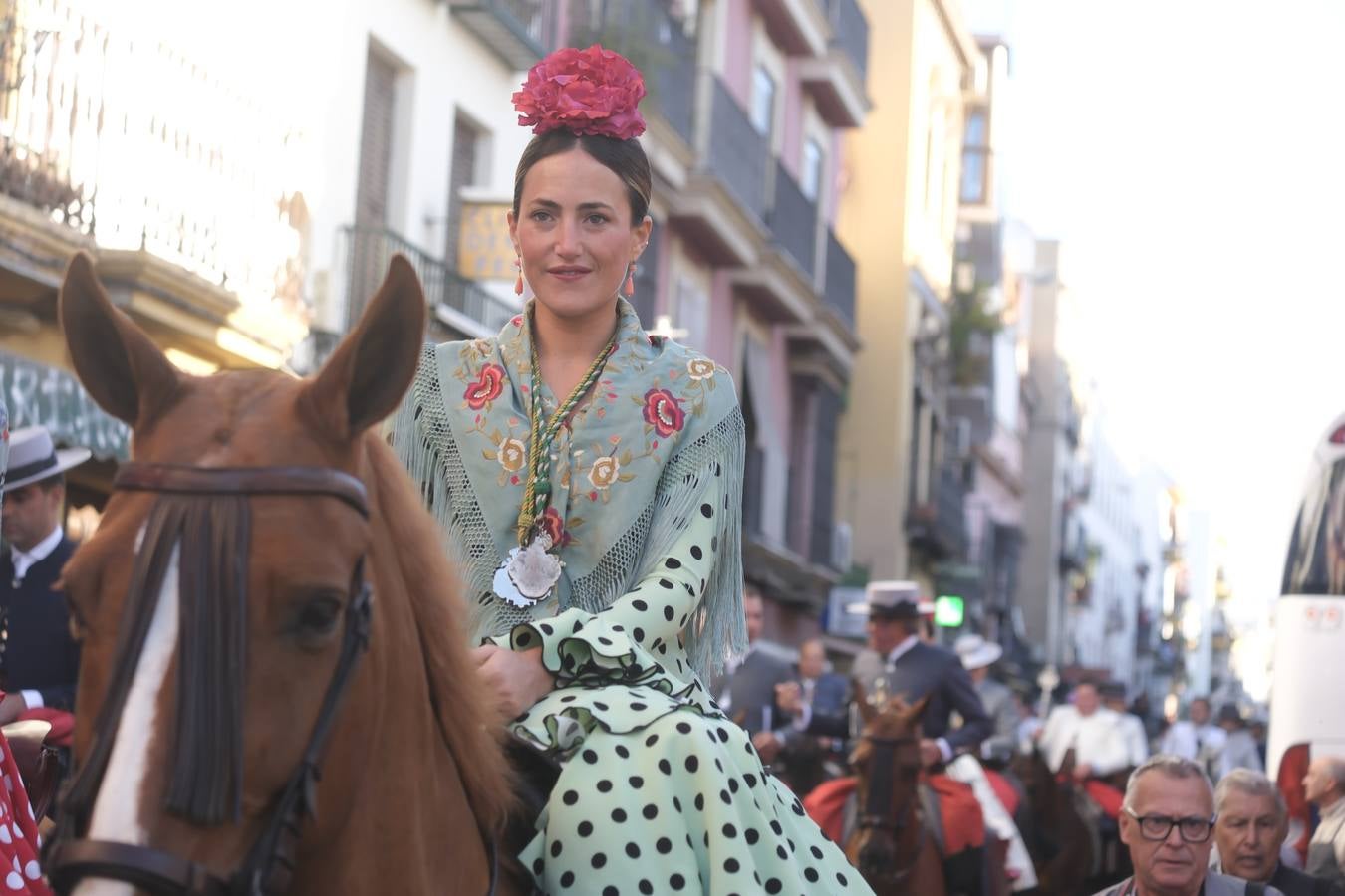 La Hermandad del Rocío de la Macarena inicia su peregrinación hacia la aldea