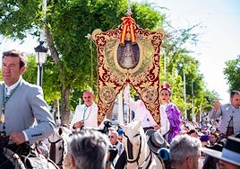 La Matriz de Almonte parte hacia la aldea del Rocío
