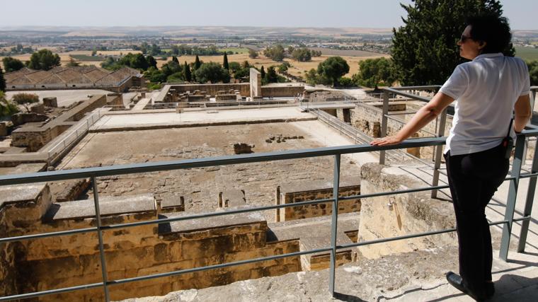 Turistas en el yacimiento de Medina Azahara