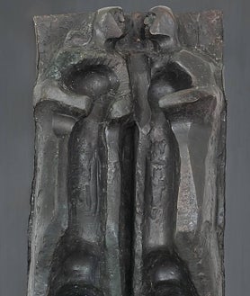 Imagen secundaria 2 - Sobre estas líneas, inauguración de la muestra. A la derecha, obra de Jorge Oteiza