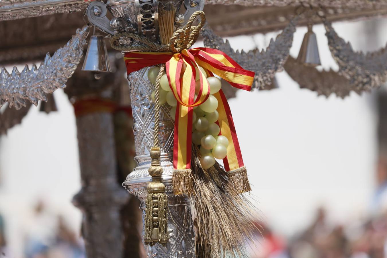 Presentación de la hermandad de Coria ante la Virgen del Rocío