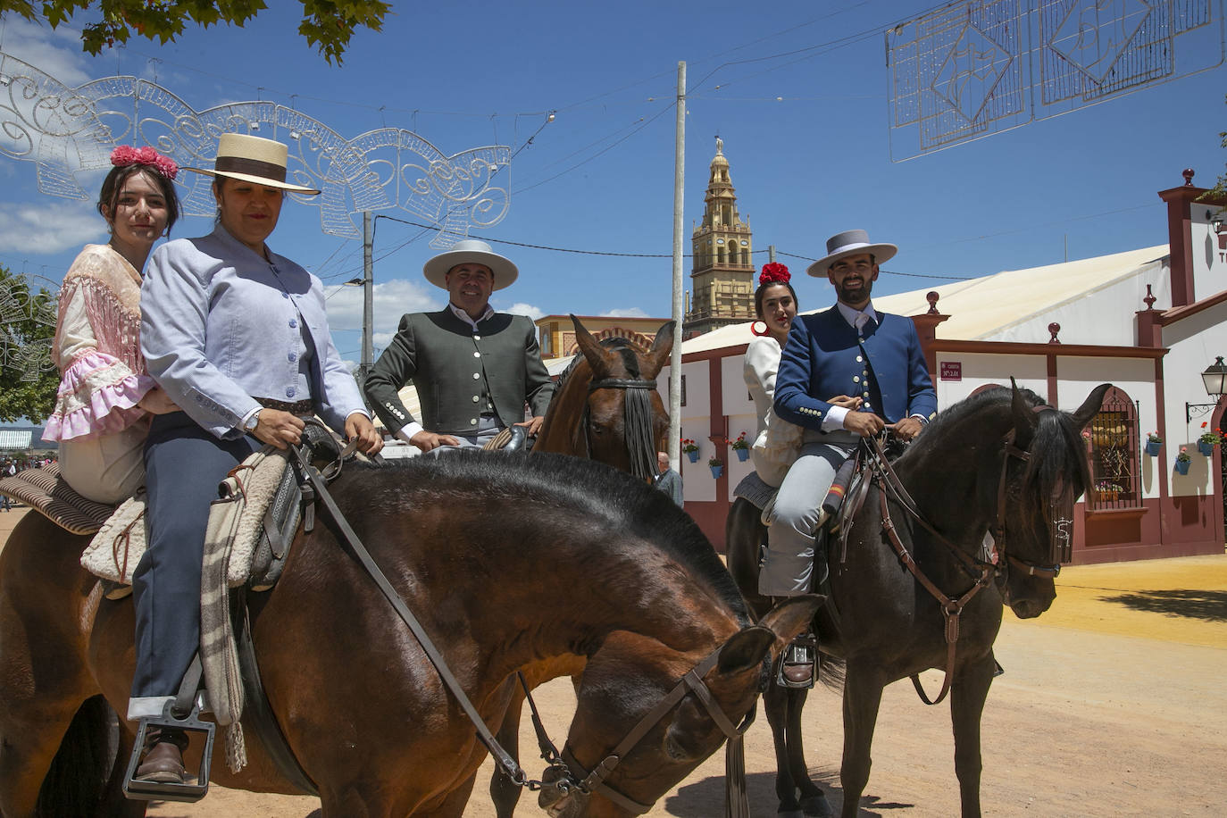 Fotos: El Arenal abarrotado en el primer sábado de la Feria de Córdoba