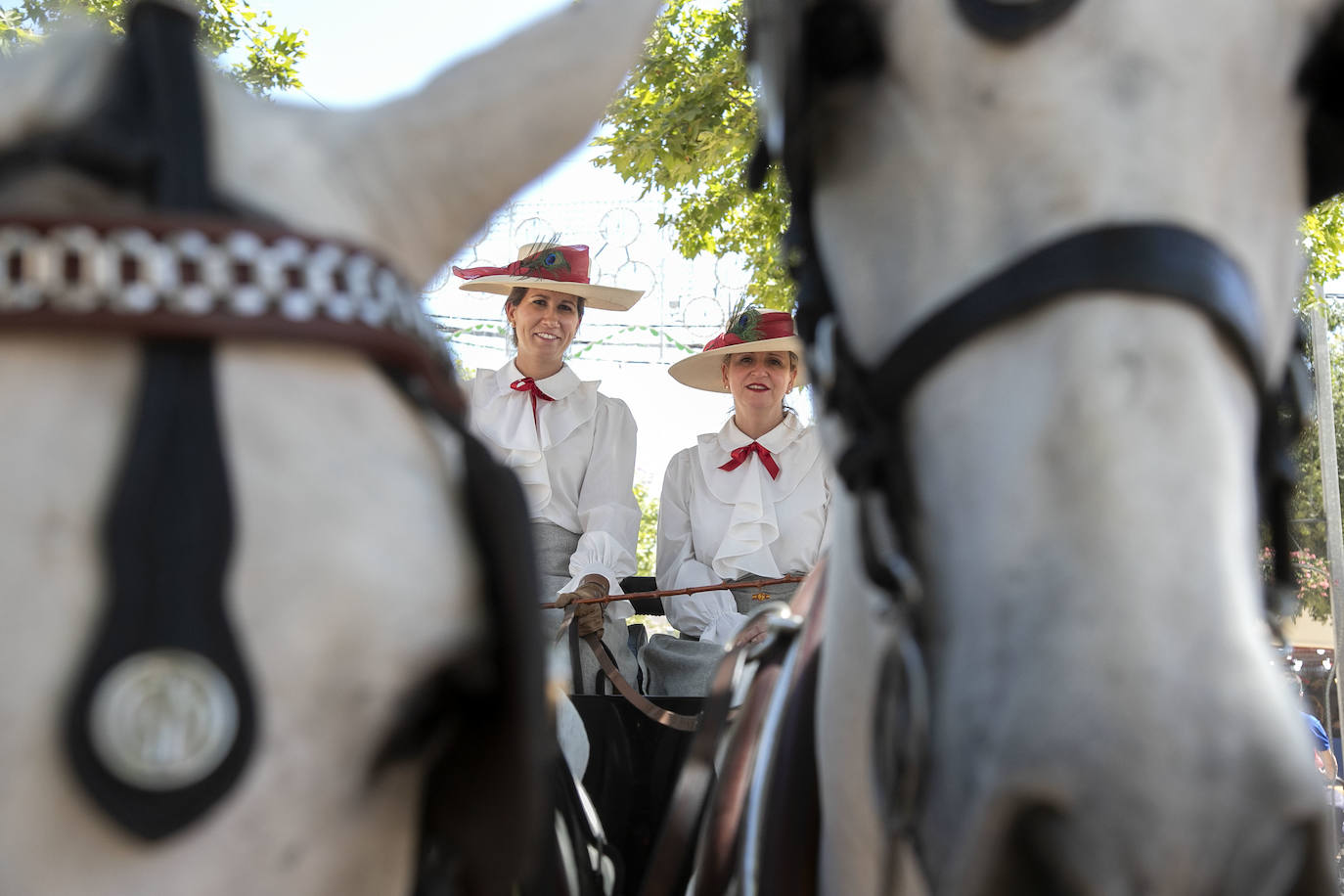 Fotos: El Arenal abarrotado en el primer sábado de la Feria de Córdoba