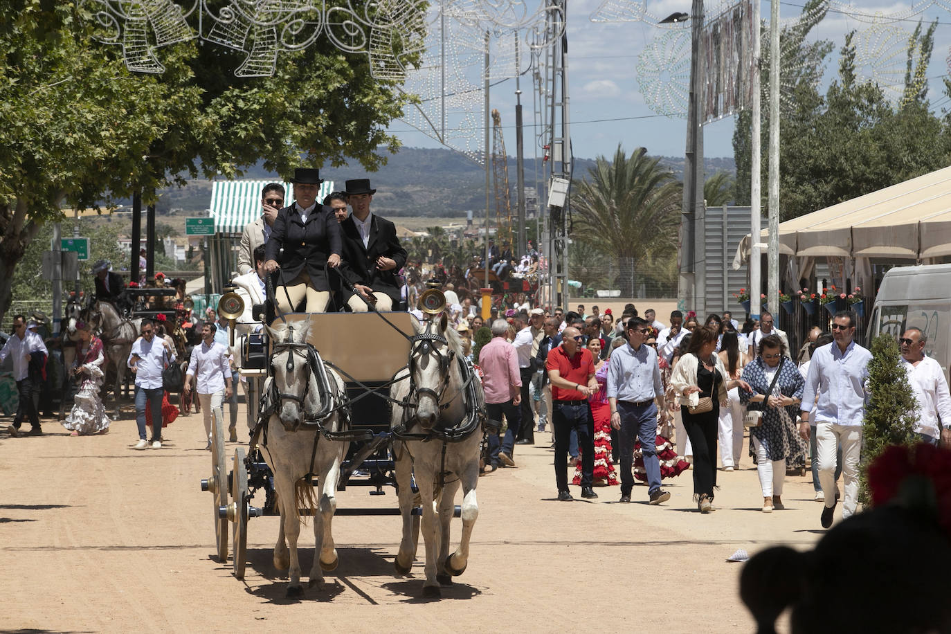 Fotos: El Arenal abarrotado en el primer sábado de la Feria de Córdoba