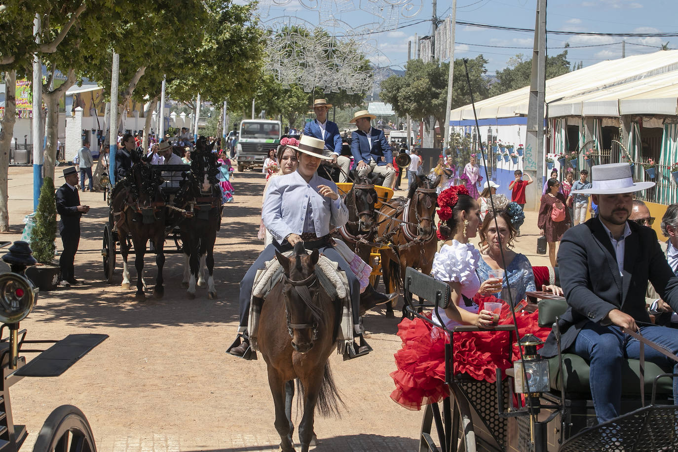 Fotos: El Arenal abarrotado en el primer sábado de la Feria de Córdoba