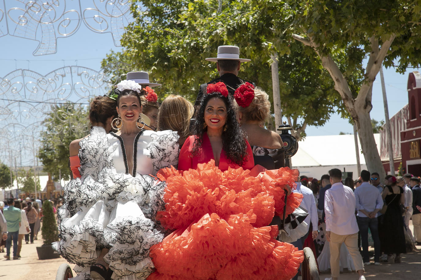 Fotos: El Arenal abarrotado en el primer sábado de la Feria de Córdoba