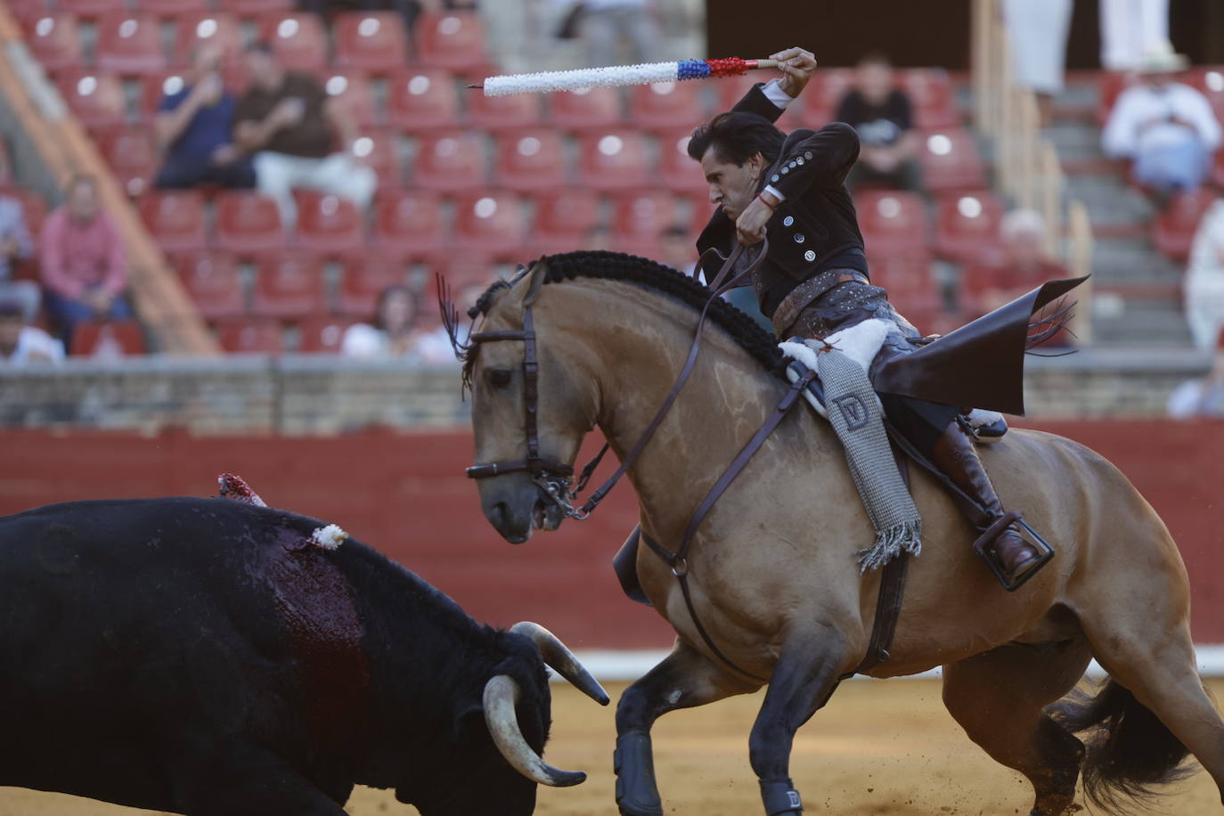 Fotos: los destellos de Ventura y Román en la primera corrida de Feria de Córdoba