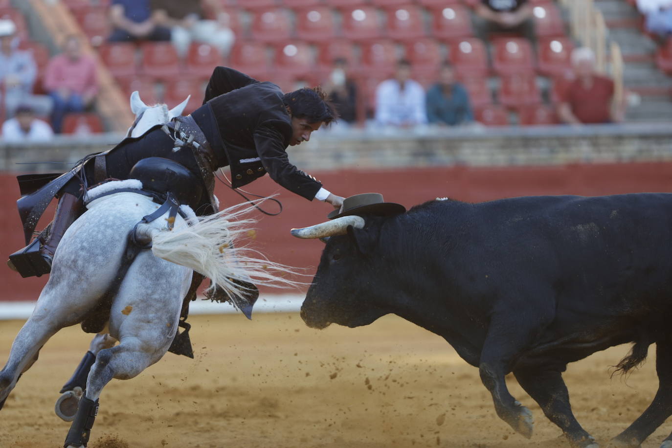 Fotos: los destellos de Ventura y Román en la primera corrida de Feria de Córdoba
