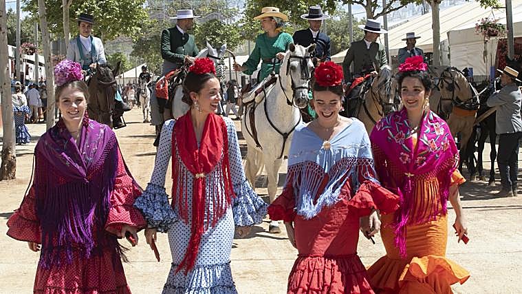 La Feria de Córdoba vive un domingo intenso y familiar antes de declarar una ligera tregua