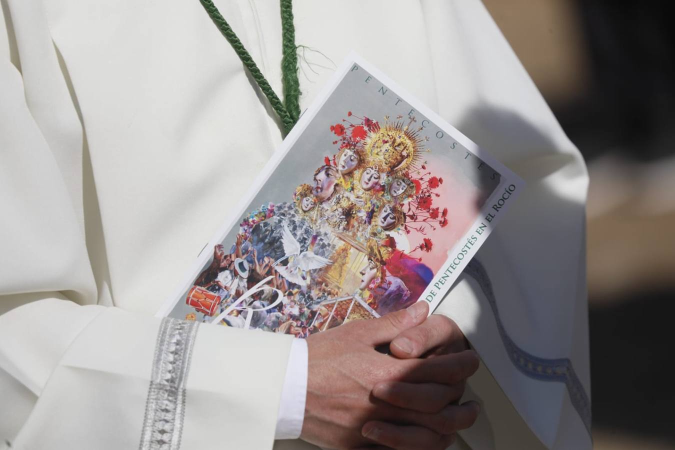 Misa pontifical durante la romería del Rocío de 2024