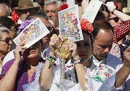 La luz de Pentecostés inunda El Rocío en una extensa misa pontifical