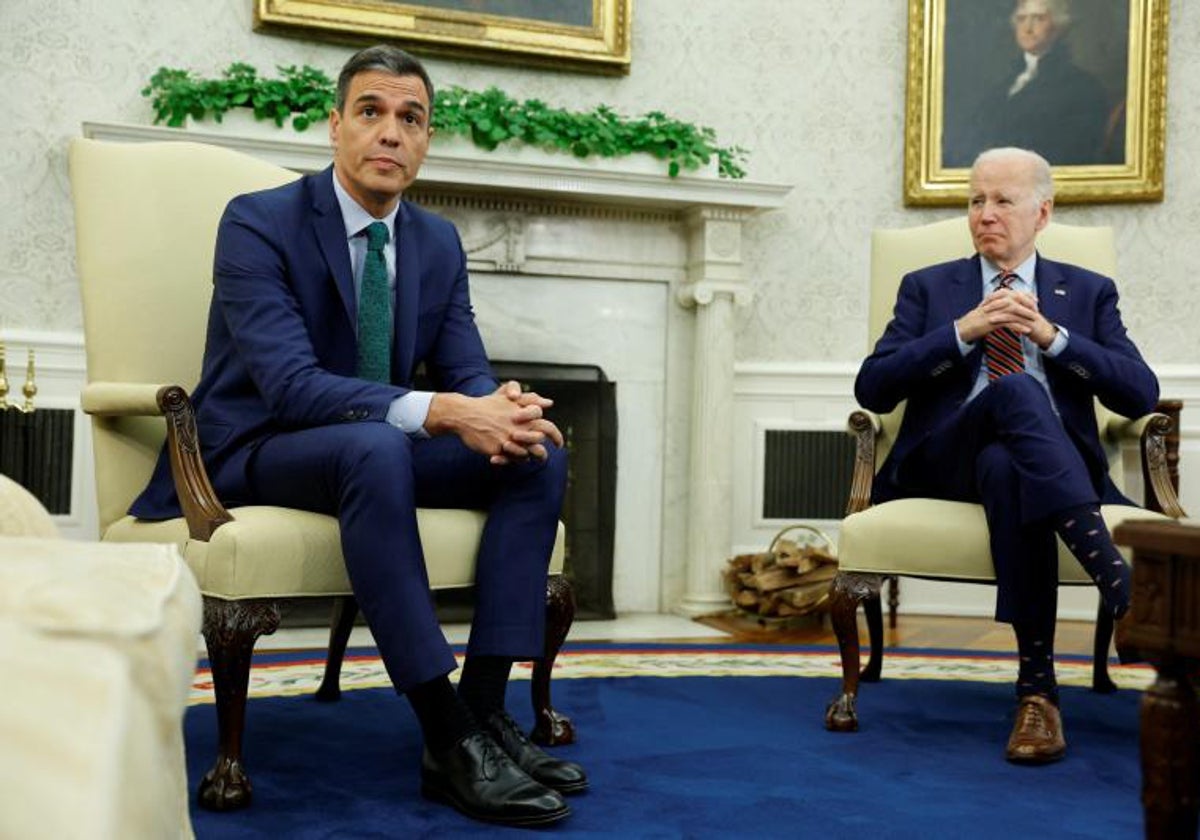 El presidente del Gobierno, Pedro Sánchez, con el estadounidense Joe Biden