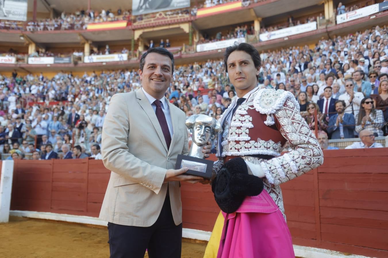 Fotos: el rotundo triunfo de Roca Rey en la última corrida de la Feria de Córdoba