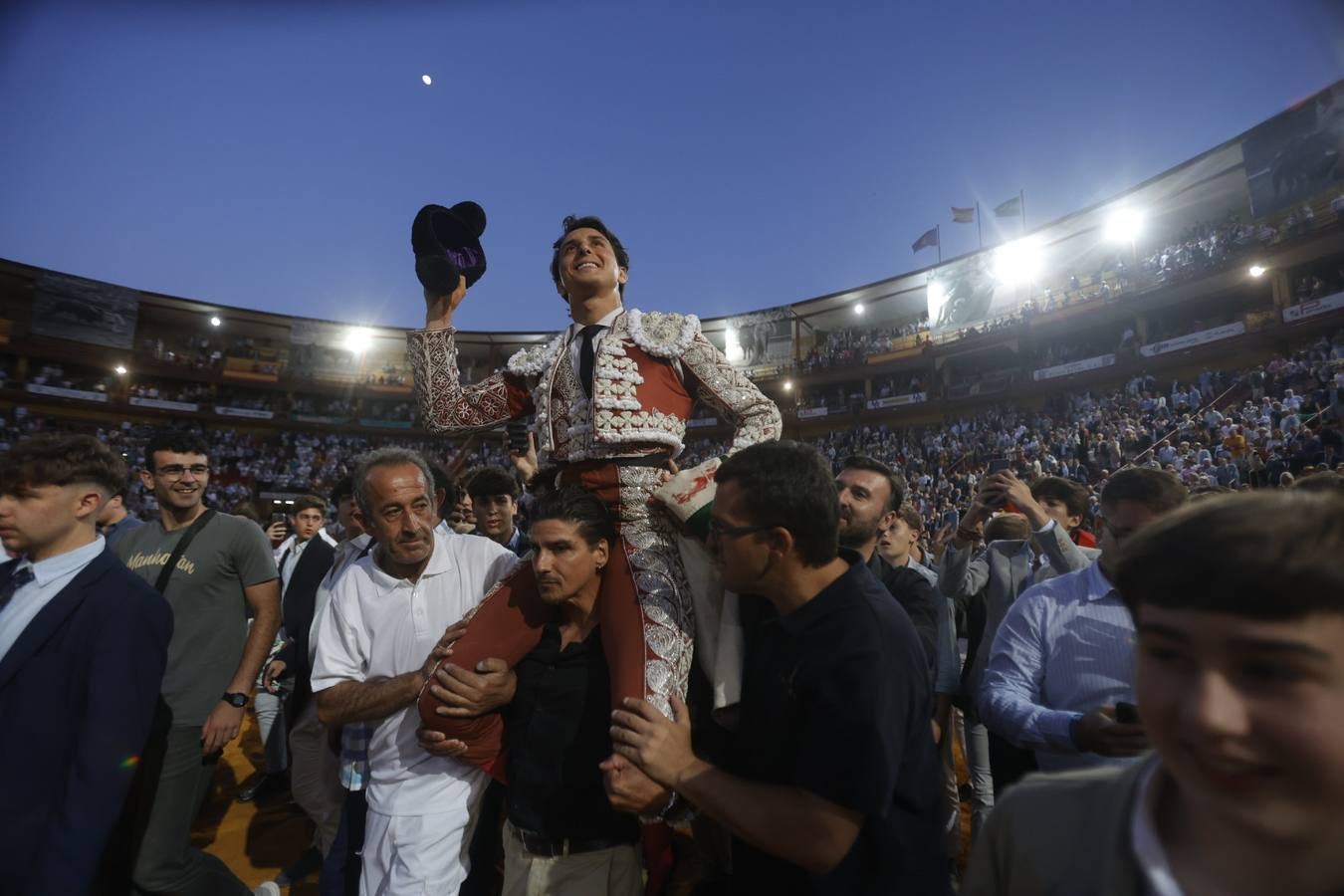 Fotos: el rotundo triunfo de Roca Rey en la última corrida de la Feria de Córdoba