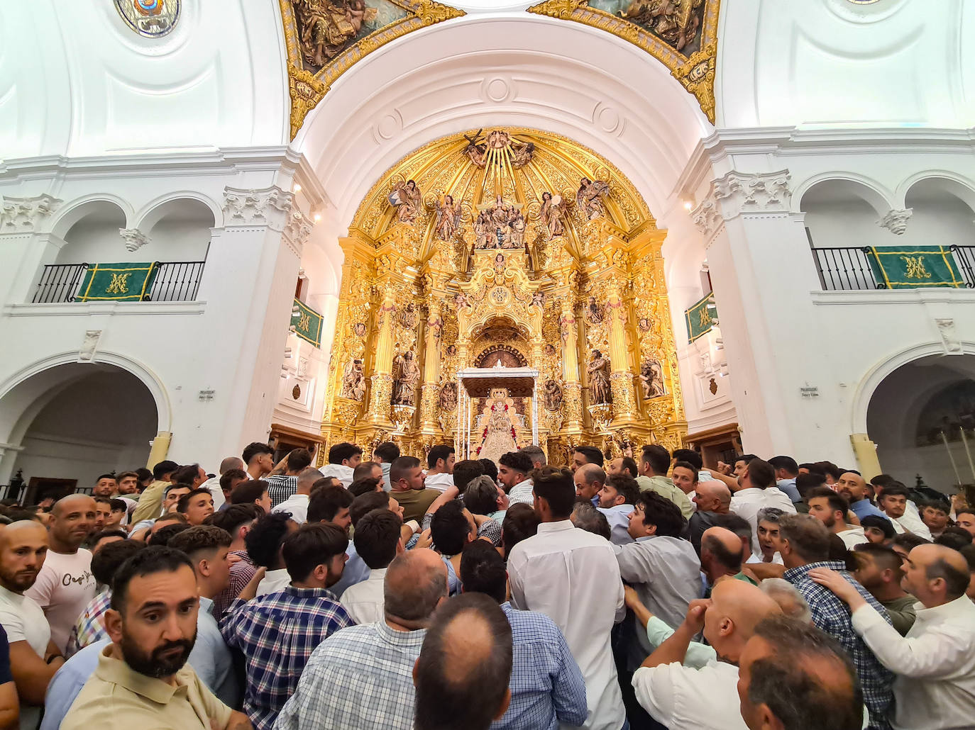 La procesión de la Virgen del Rocío 2024, en imágenes
