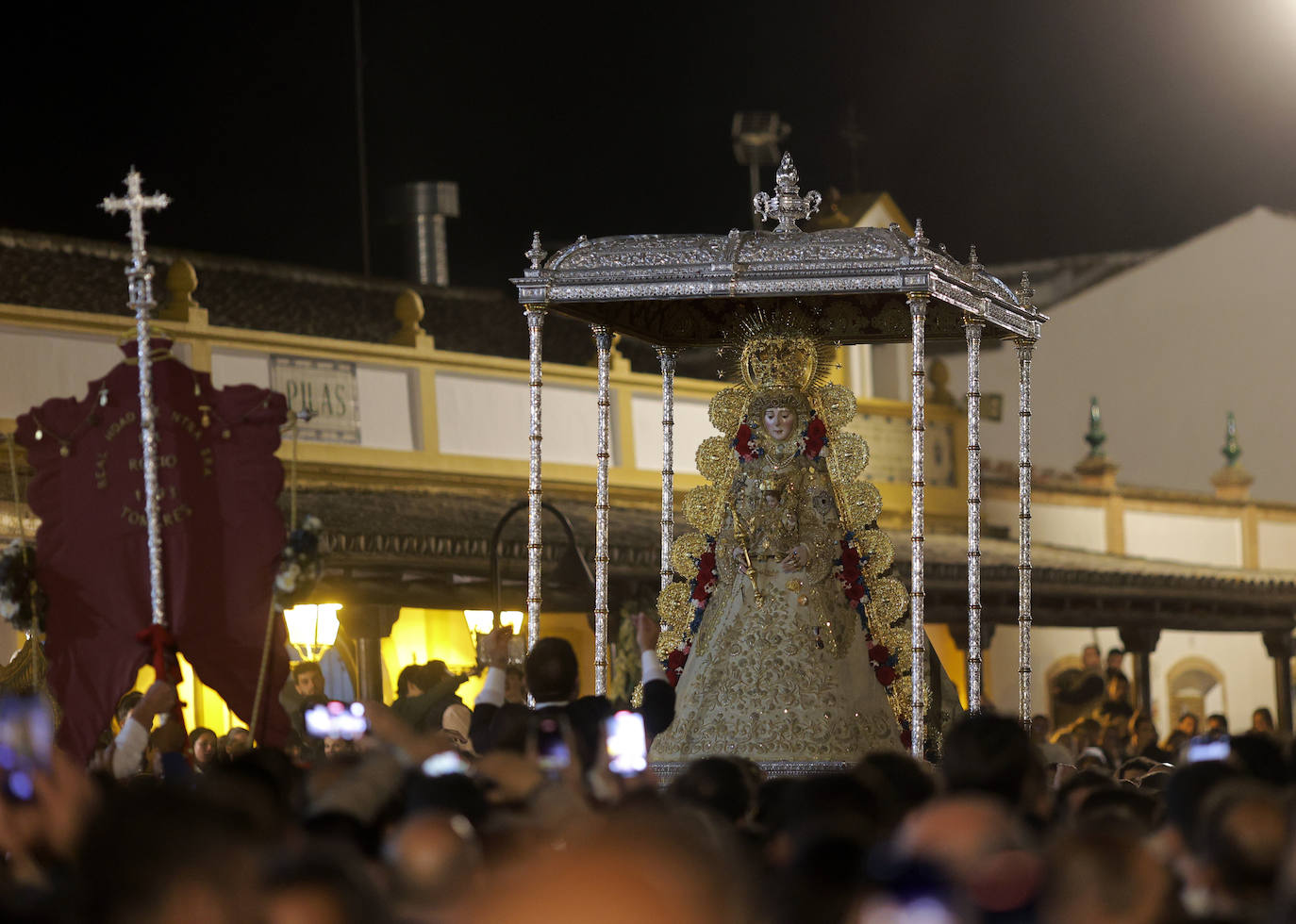La procesión de la Virgen del Rocío 2024, en imágenes