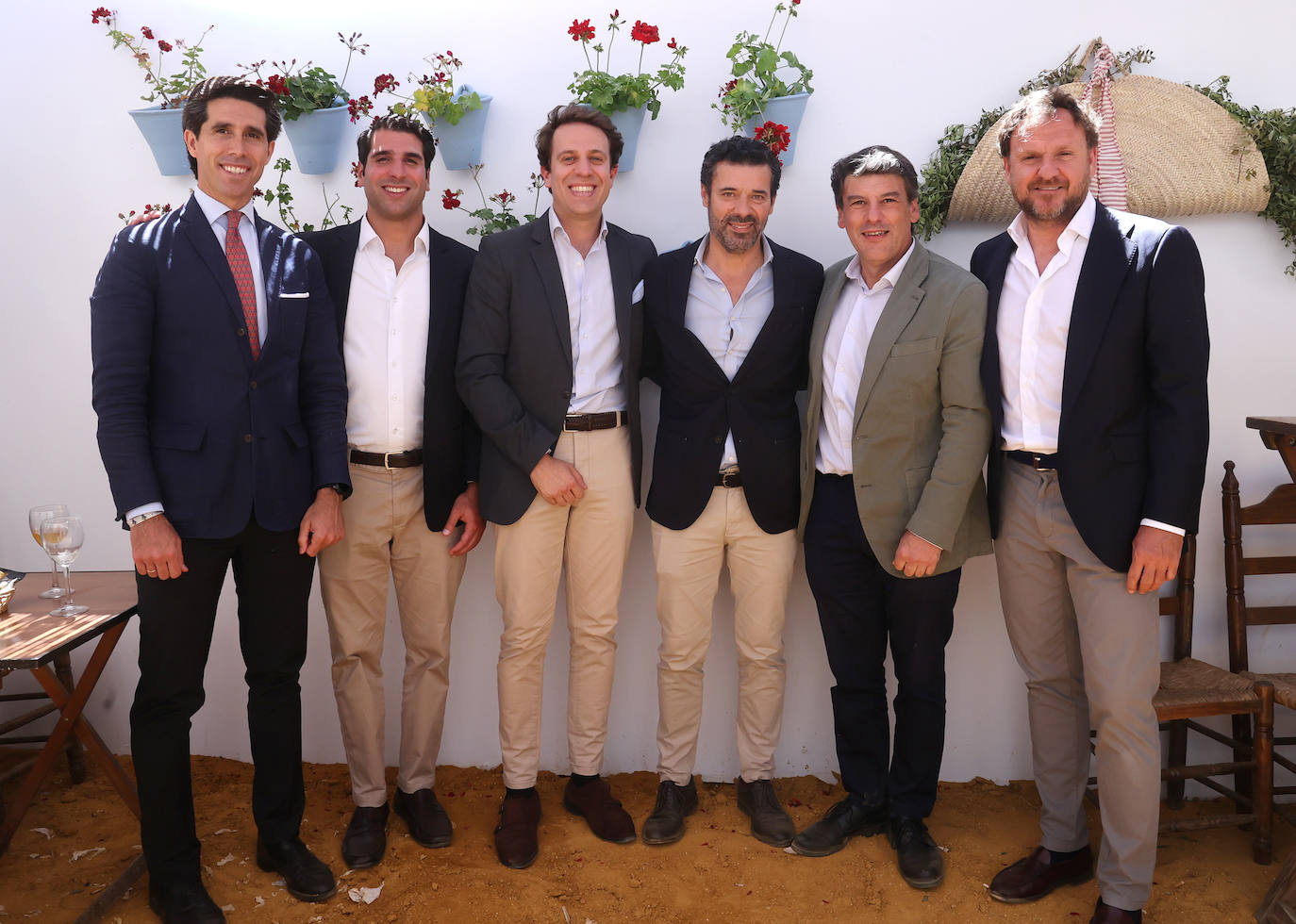 Las imágenes del ambiente en las casetas este lunes en la Feria de Córdoba (II)